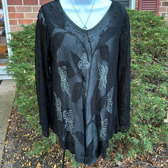 GREATER GOOD Handmade Midnight Butterfly Long Sleeve Tunic in Black - Picture 3 of 16